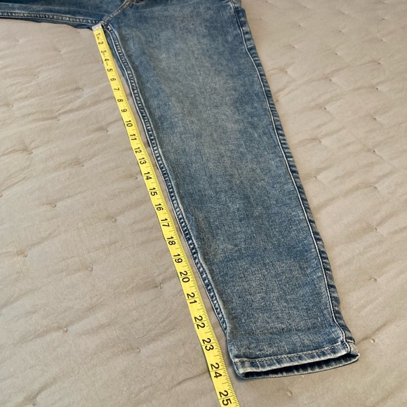 Girl’s Abercrombie Mini Mom jeans - Picture 6 of 9